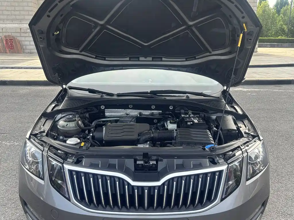 Skoda Octavia 2022 — фото 12