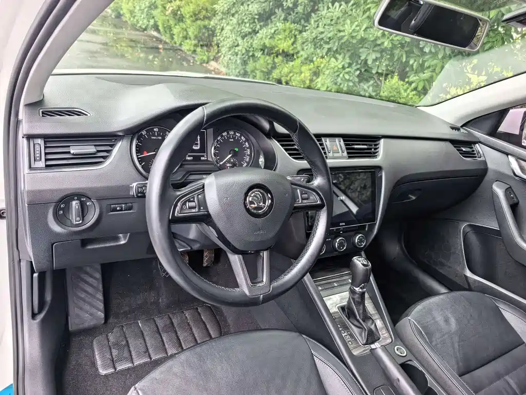 Skoda Octavia 2017 — фото 4