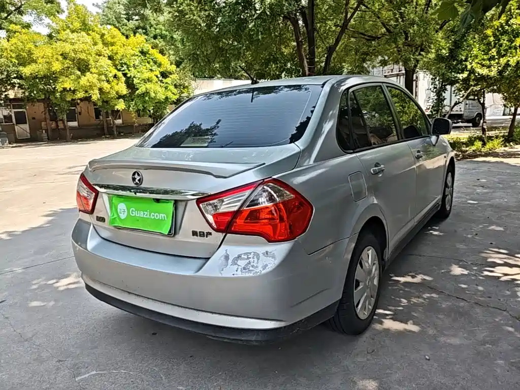 Venucia D50 2015