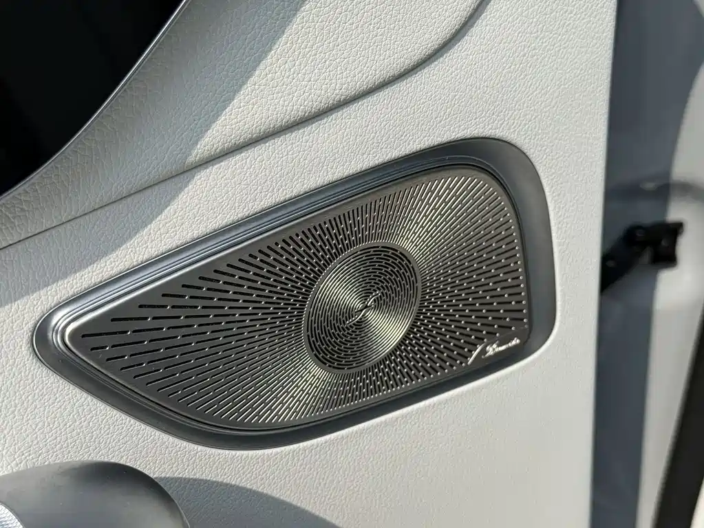 Mercedes-Benz EQE SUV 2023 — фото 12