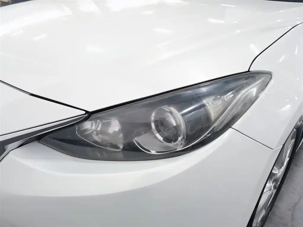 Mazda 3 Axela 2016 — фото 7