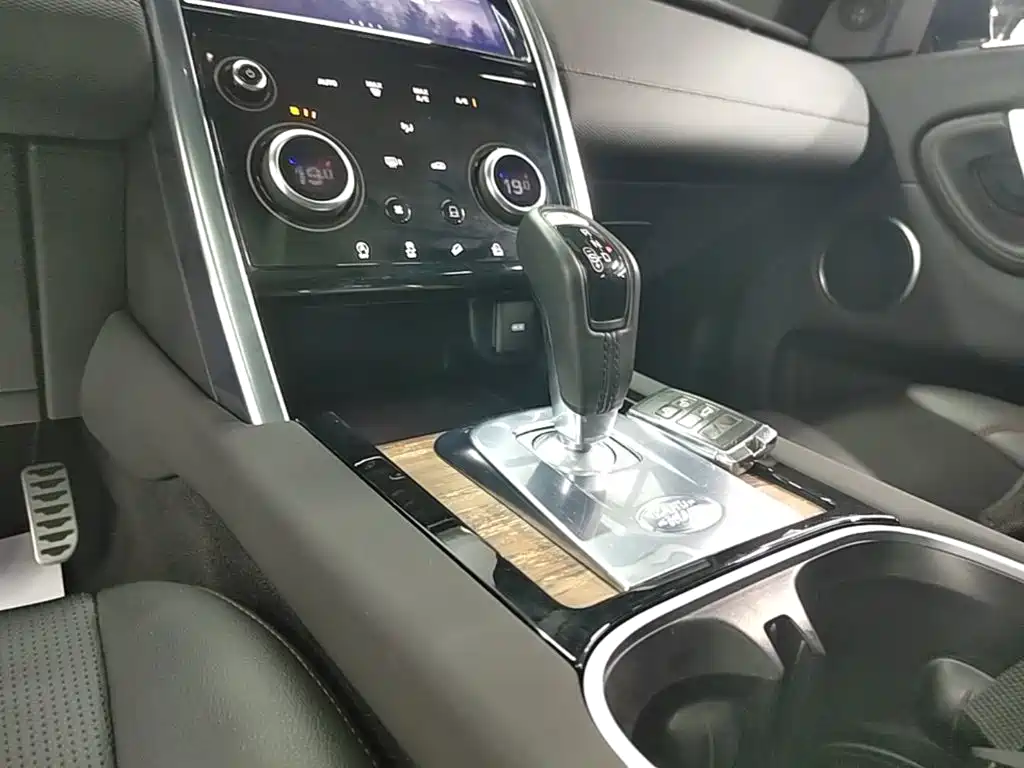 Land Rover Discovery Sport 2020 — фото 14