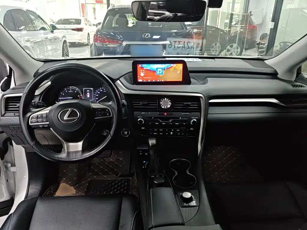 Lexus RX 2018 — фото 10