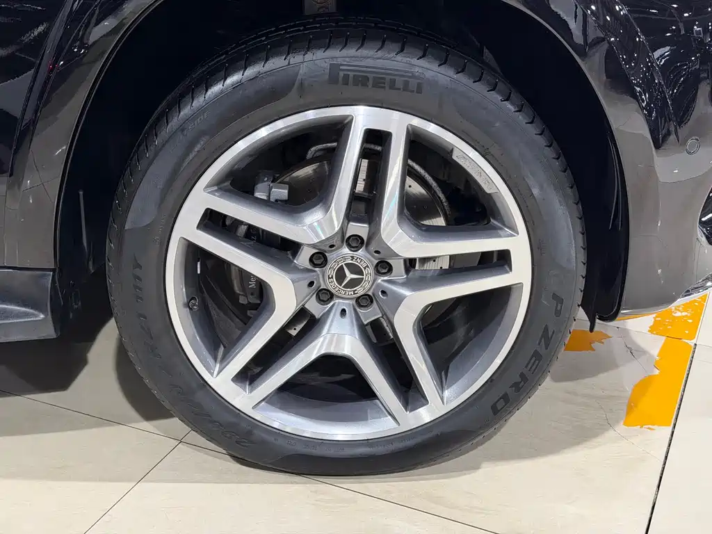 Mercedes-Benz GLS 2018 — фото 24