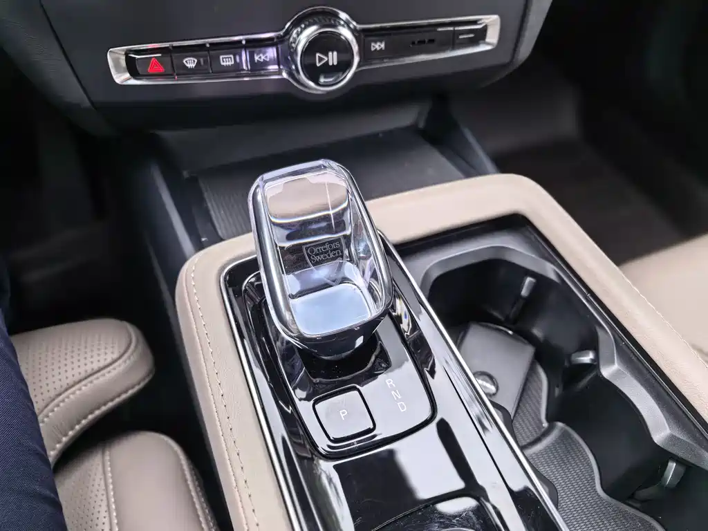 Volvo S90 PHEV 2025 — фото 10