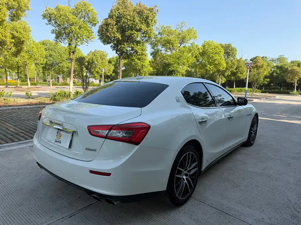 Maserati Ghibli 2017 — фото 17
