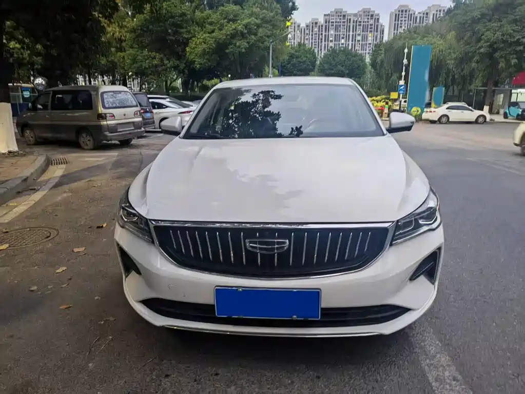 Geely Emgrand 2021