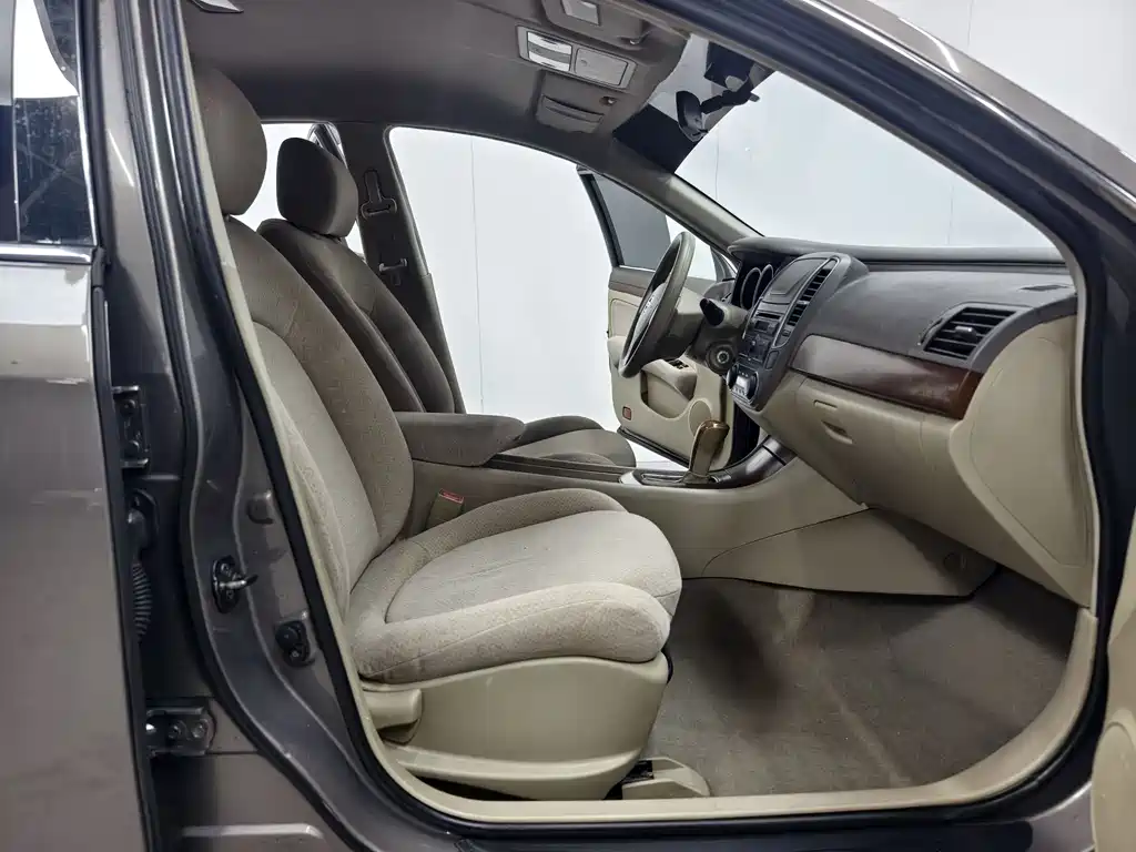 Nissan Sylphy 2011 — фото 11