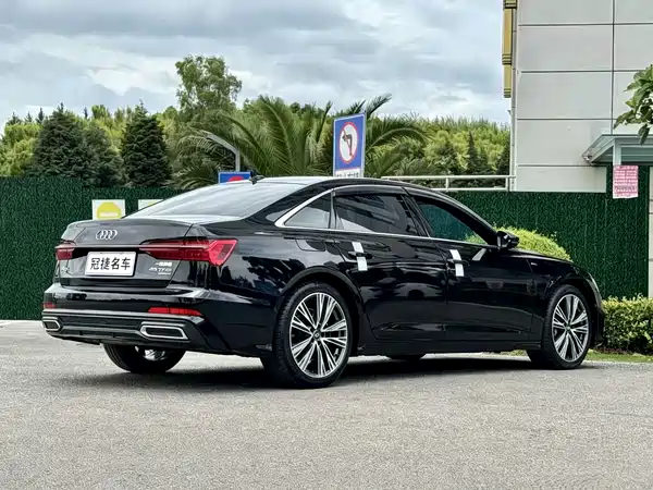 Audi A6L 2022