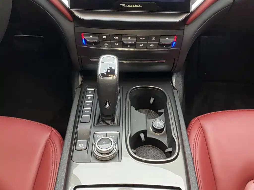 Maserati Ghibli 2021 — фото 22