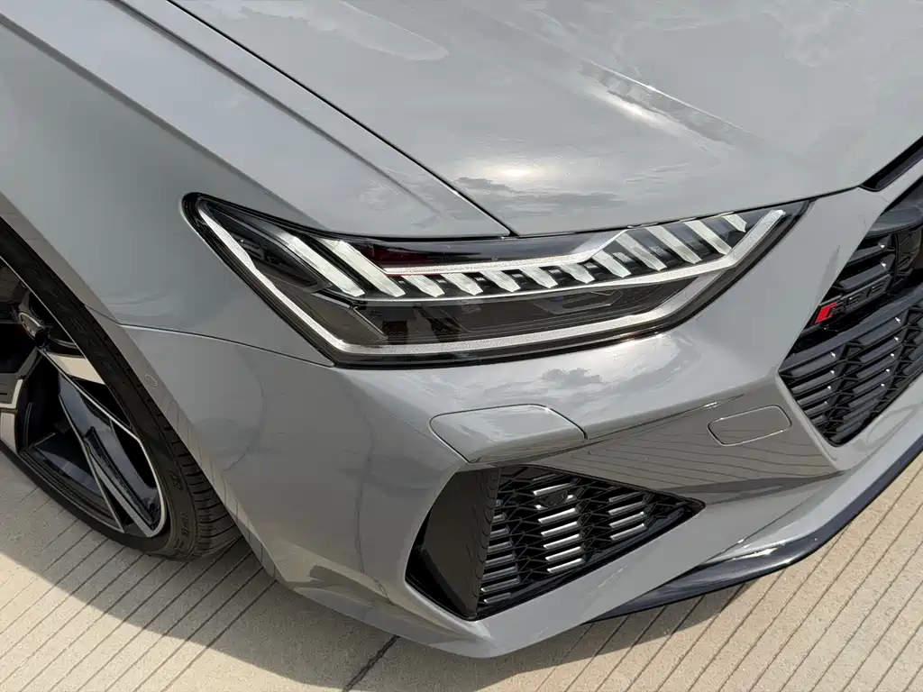 Audi RS 6 2021 — фото 24