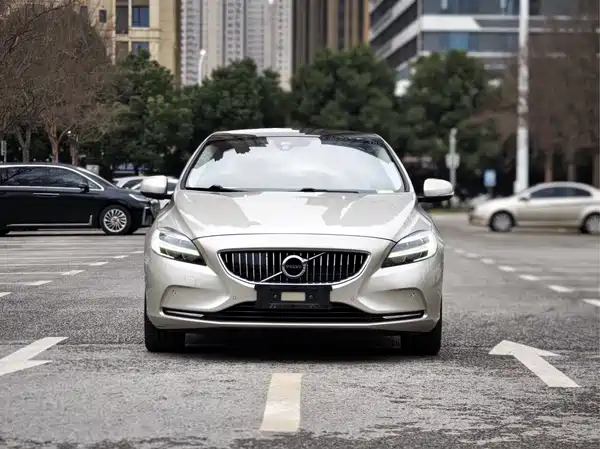 Volvo V40 2017
