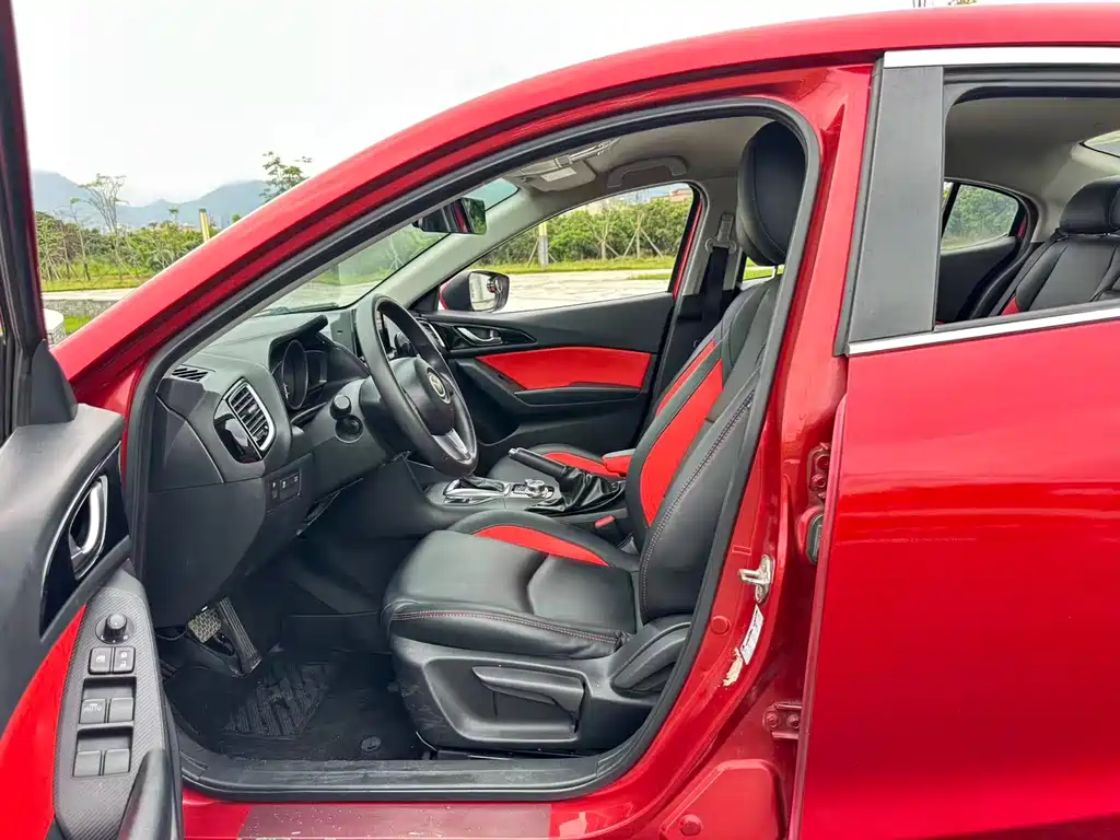 Mazda 3 Axela 2016 — фото 23