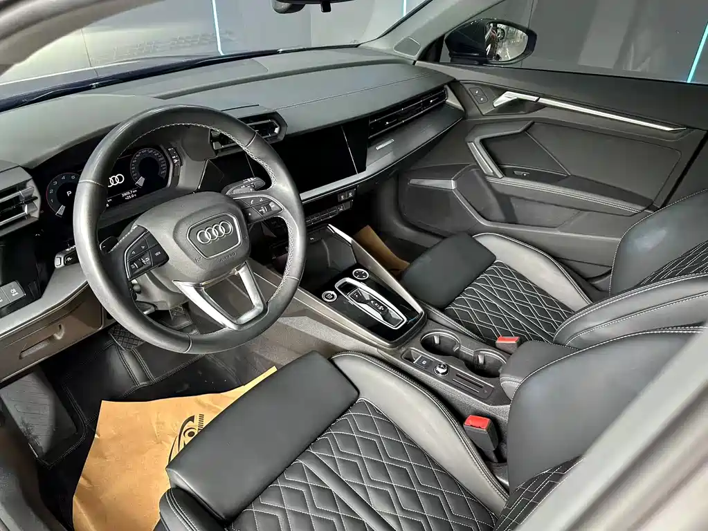 Audi A3 2025 — фото 11