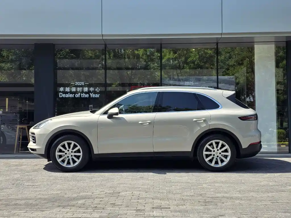 Porsche Cayenne 2021