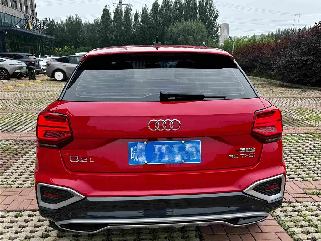 Audi Q2L 2023 — фото 20