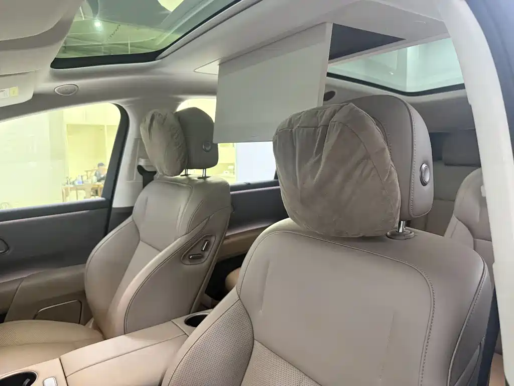 Li Auto i8 2025 — фото 12
