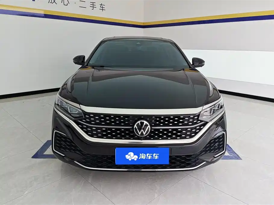 Volkswagen Passat 2023