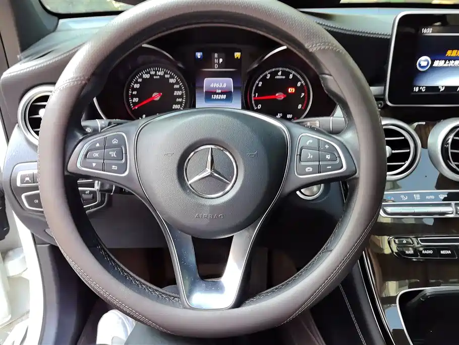 Mercedes-Benz GLC 2017 — фото 15