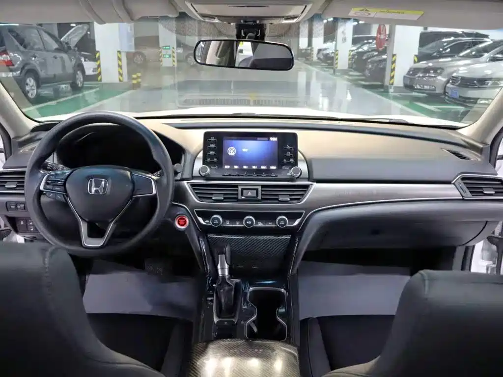 Honda Accord 2018 — фото 15