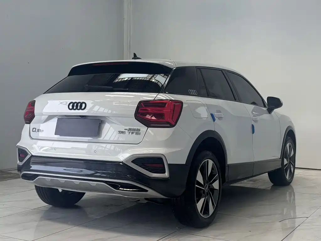Audi Q2L 2023 — фото 6
