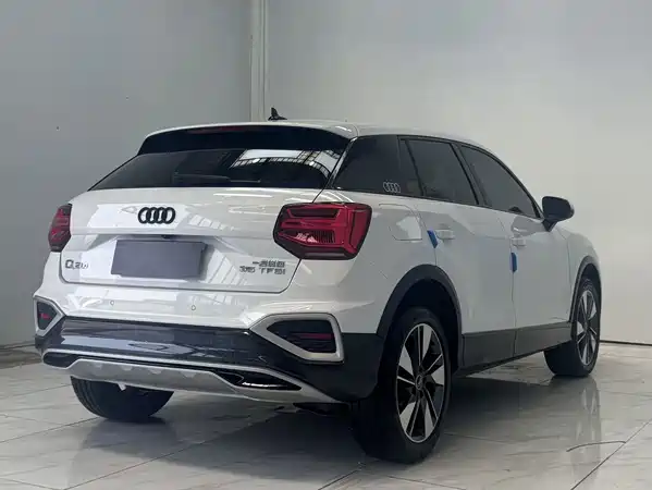 Audi Q2L 2023