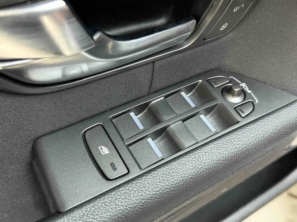 Land Rover Evoque 2017 — фото 18