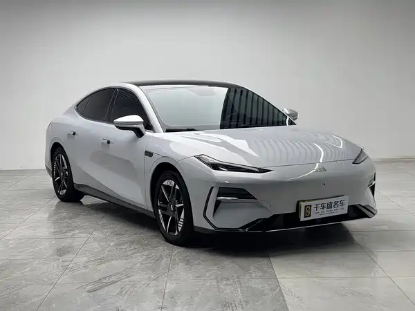 Geely Galaxy E8 2025