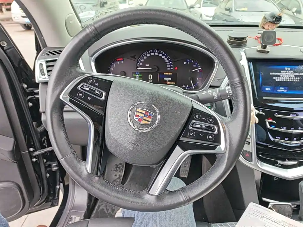 Cadillac SRX 2016 — фото 11