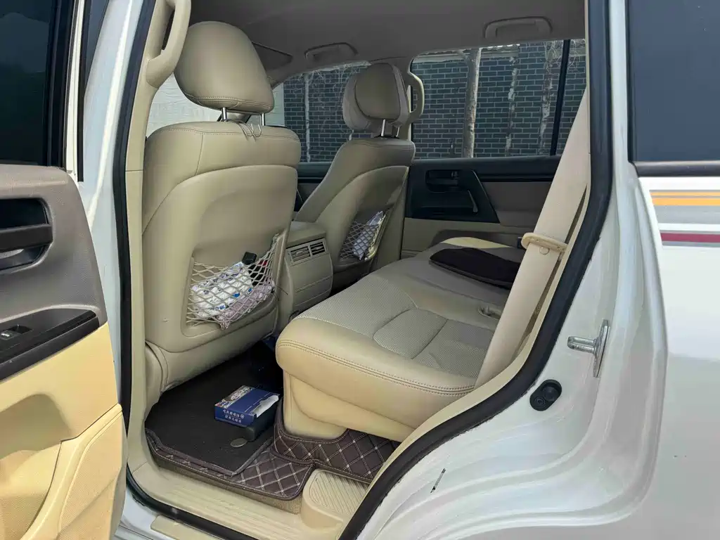 Toyota Land Cruiser 2016 — фото 11