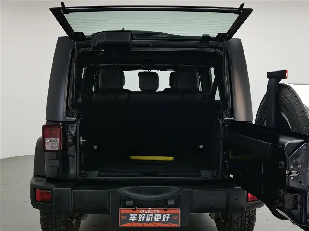 Jeep Wrangler 2017 — фото 16