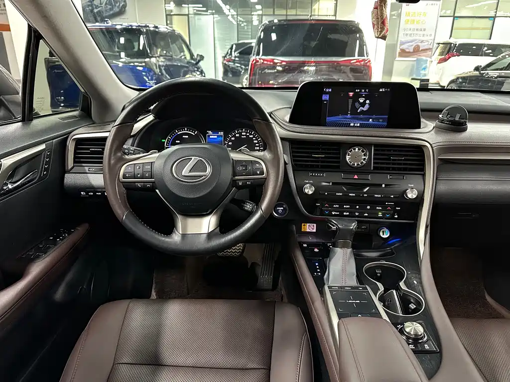 Lexus RX 2022 — фото 13
