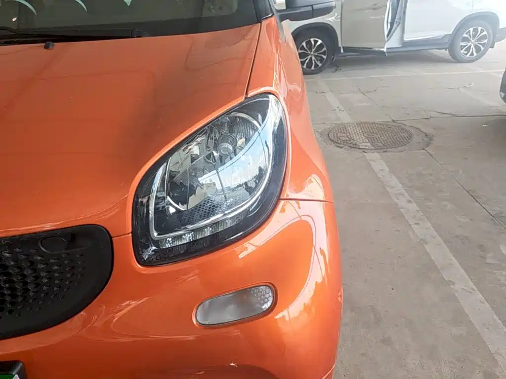 smart Fortwo 2017 — фото 24