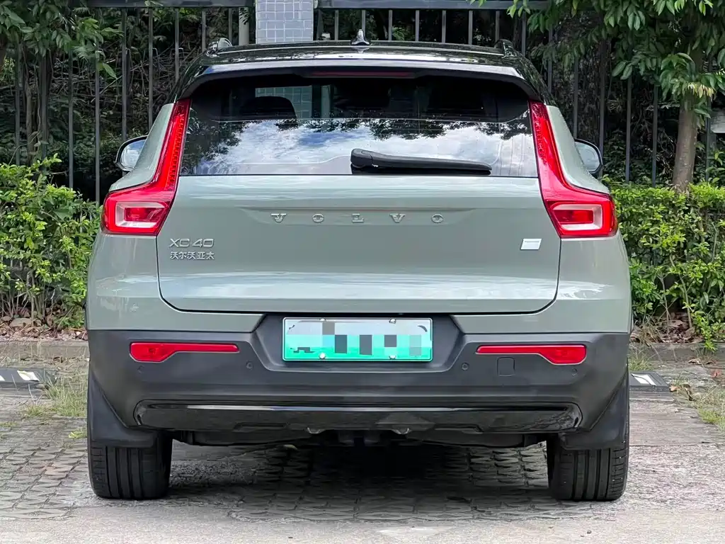 Volvo XC40 2022 — фото 5
