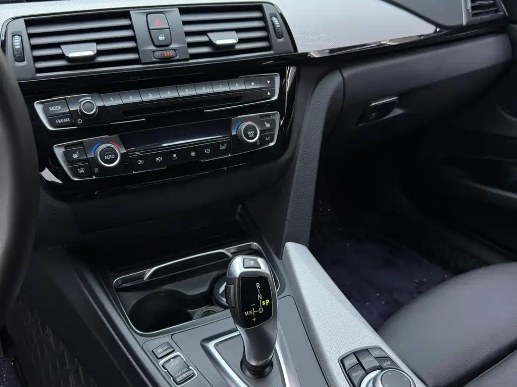 BMW 3 Series GT 2016 — фото 13