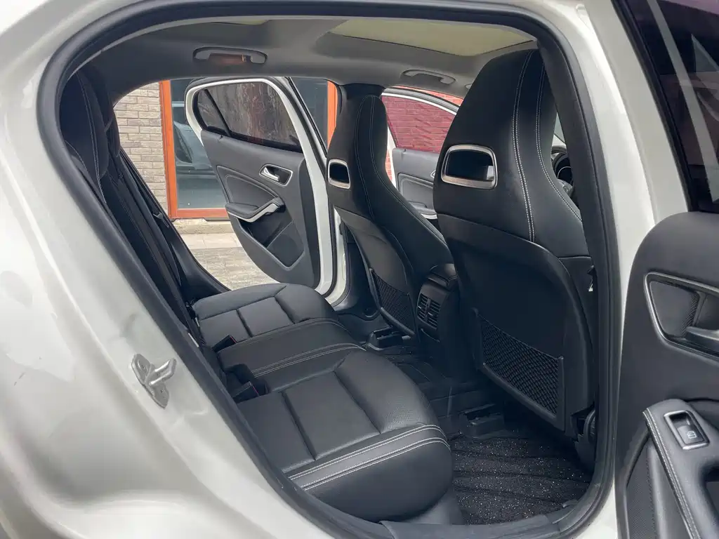 Mercedes-Benz GLA 2016