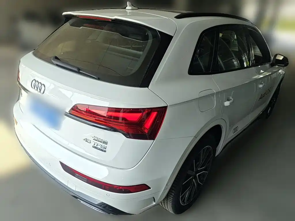 Audi Q5L 2025 — фото 12