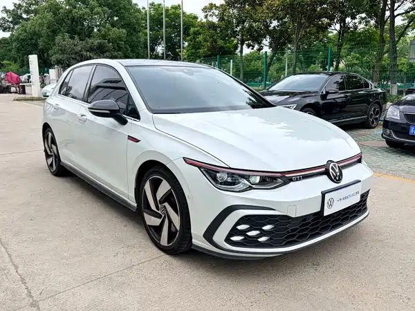 Volkswagen Golf GTI 2021