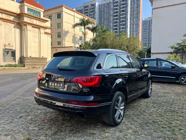 Audi Q7 2011