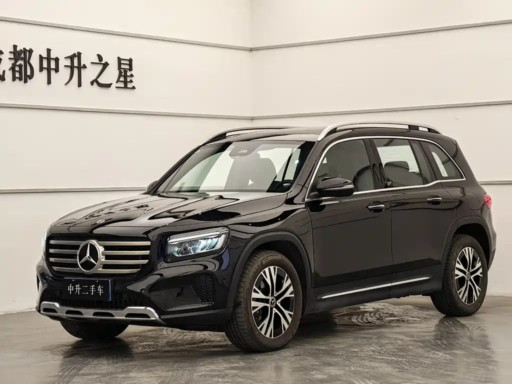 Mercedes-Benz GLB 2024 — фото 1