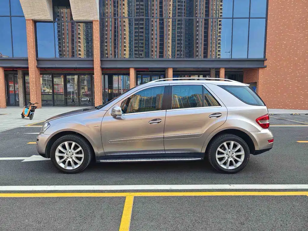 Mercedes-Benz M-Class 2011