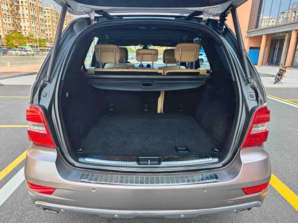 Mercedes-Benz M-Class 2011 — фото 16