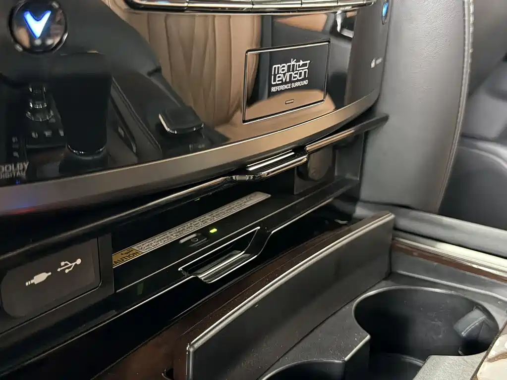 Lexus LX 2023 — фото 16