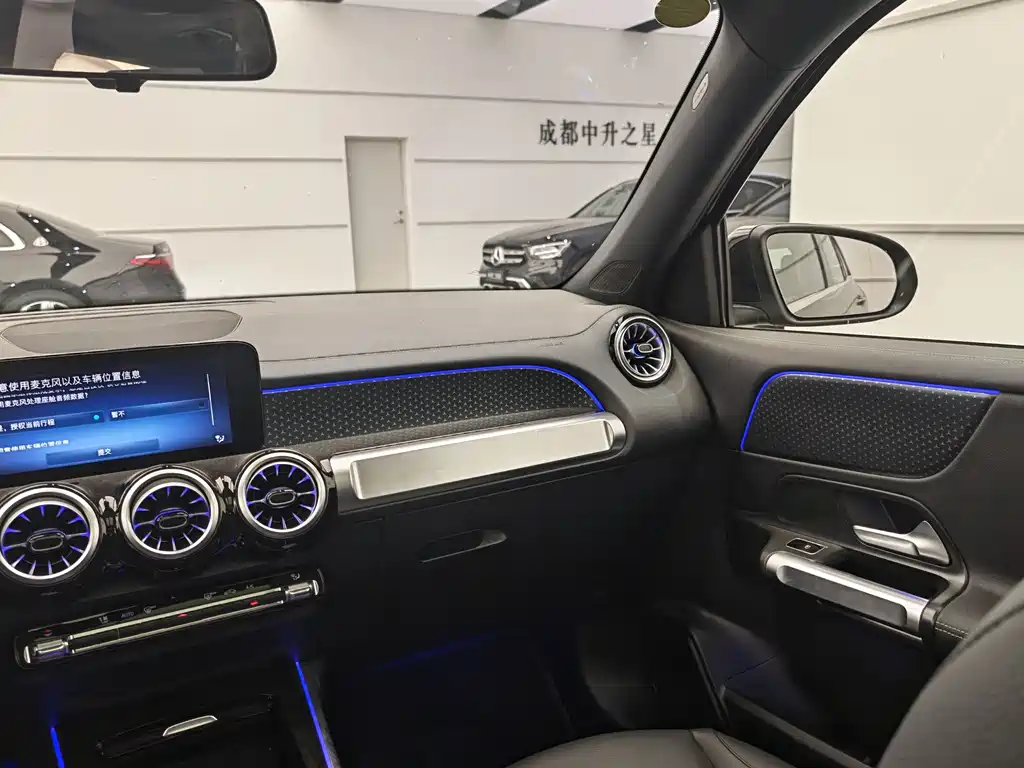 Mercedes-Benz GLB 2024 — фото 12
