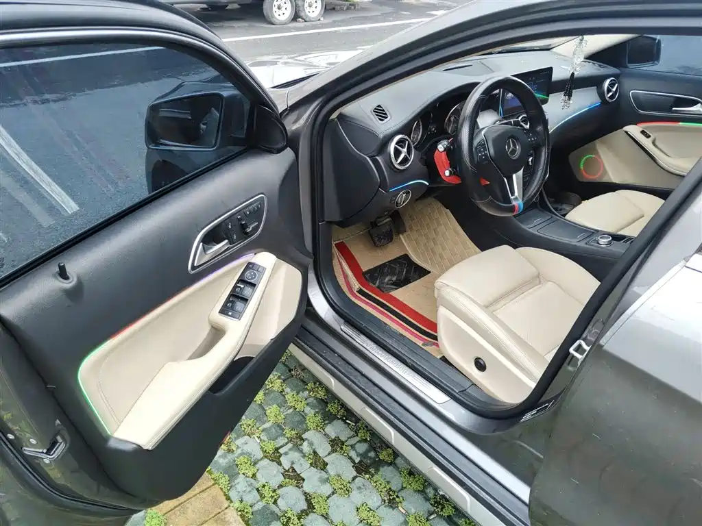 Mercedes-Benz GLA 2016 — фото 12