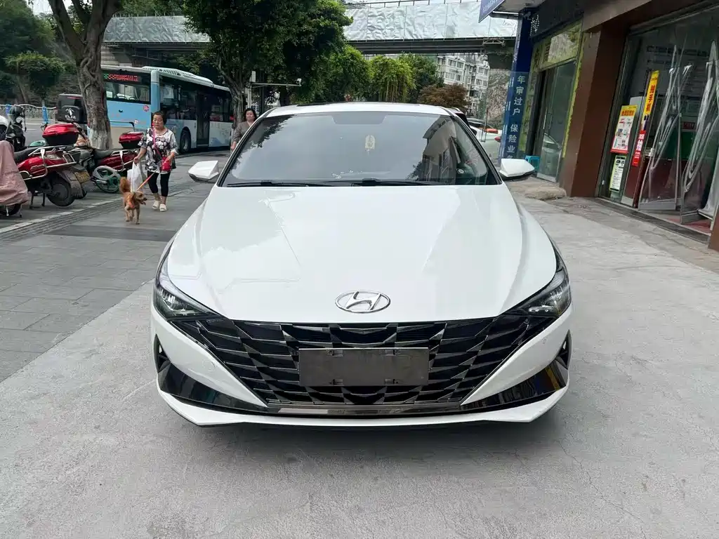 Hyundai Elantra 2022 — фото 2