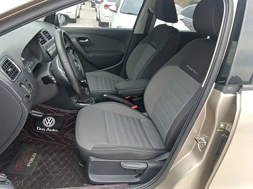 Volkswagen Polo 2015 — фото 15
