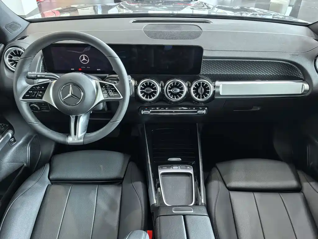 Mercedes-Benz EQB 2024 — фото 10