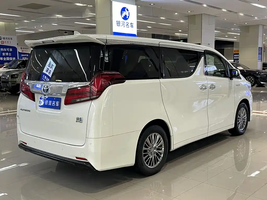 Toyota Alphard 2020 — фото 14