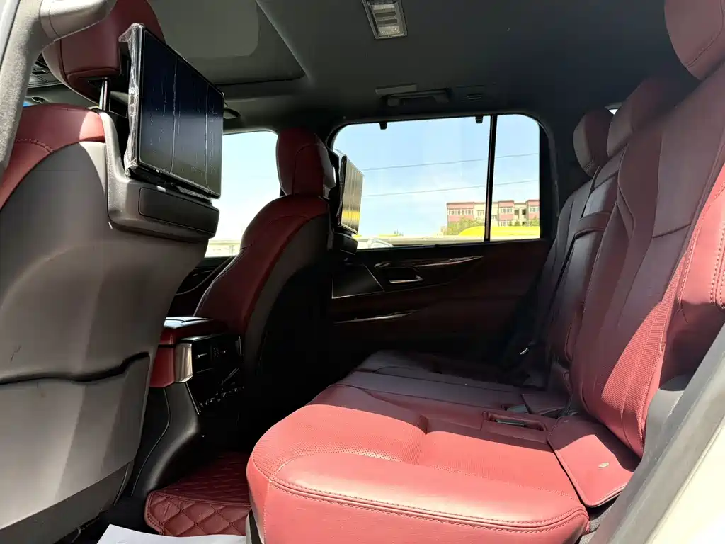 Lexus LX 2023 — фото 11